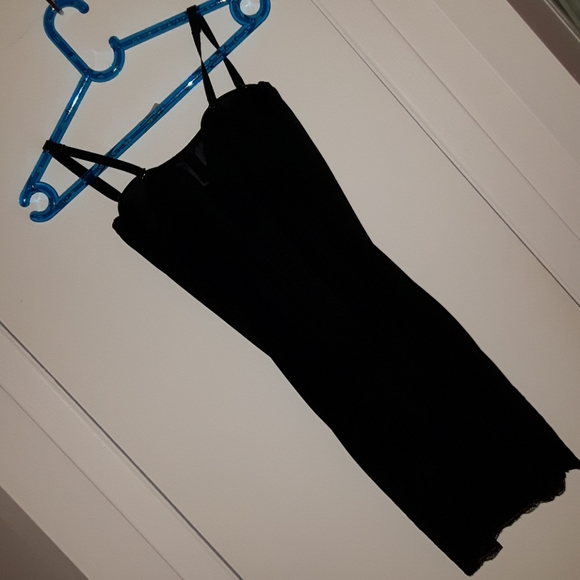 Marilyn Monroe under dress shapewear - Picture 5 of 14